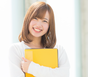 笑顔の女性